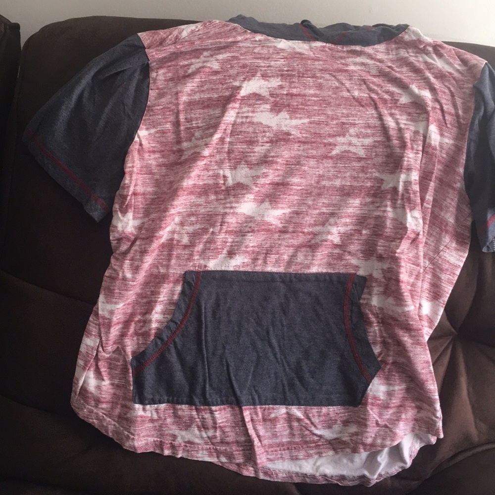 I’m selling a T-shirt that lightly